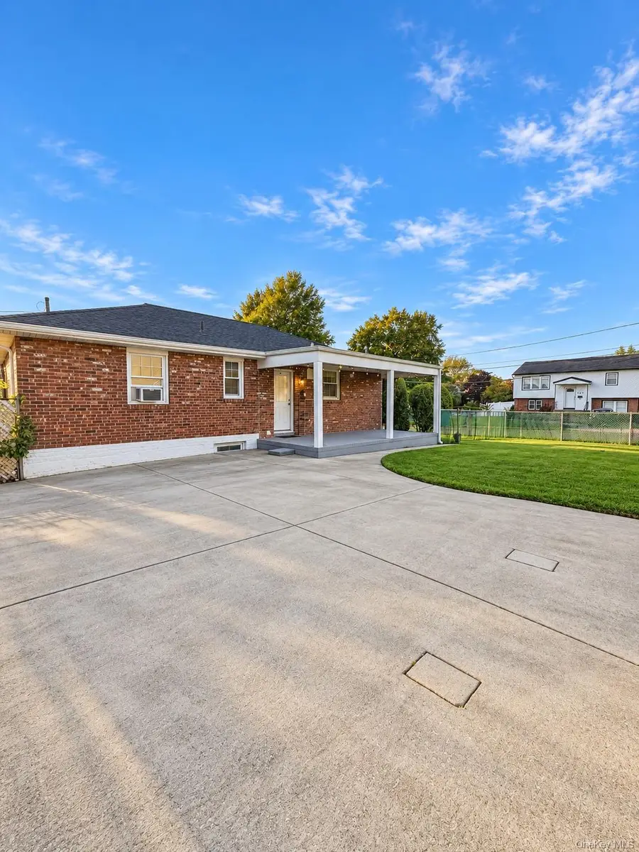 131 Roosevelt Avenue, Freeport, NY 11520 - #2
