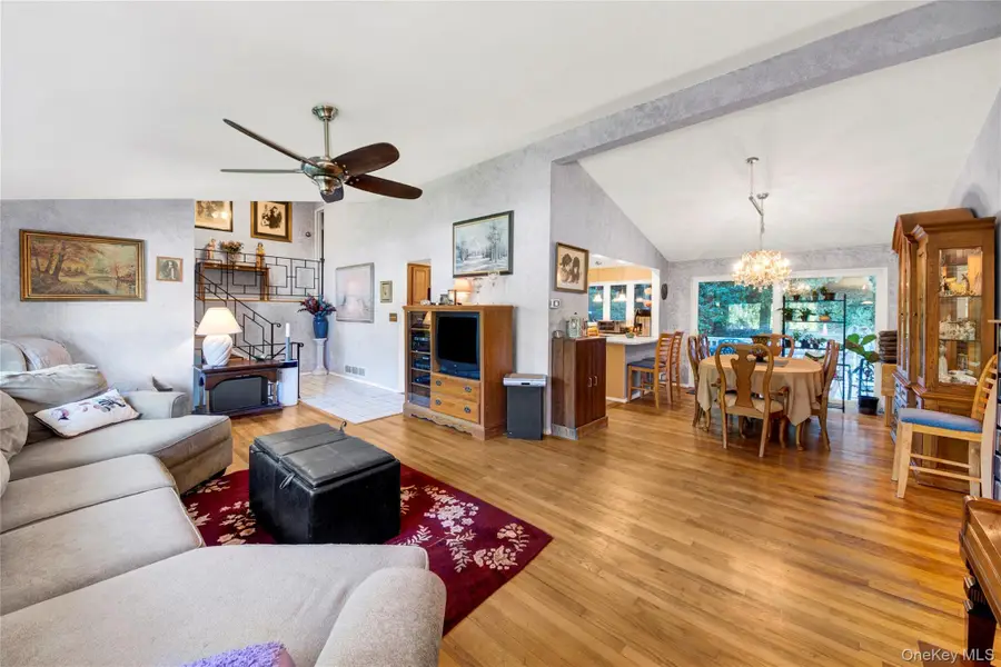 36 Lark Avenue, White Plains, NY 10607 - #2