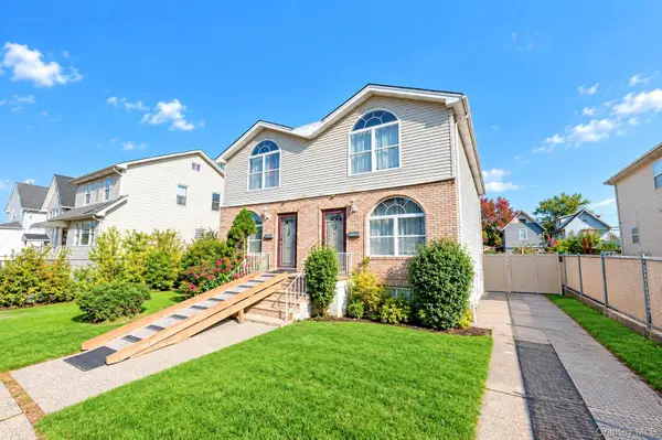 25 Amity Place, Staten Island, NY 10303