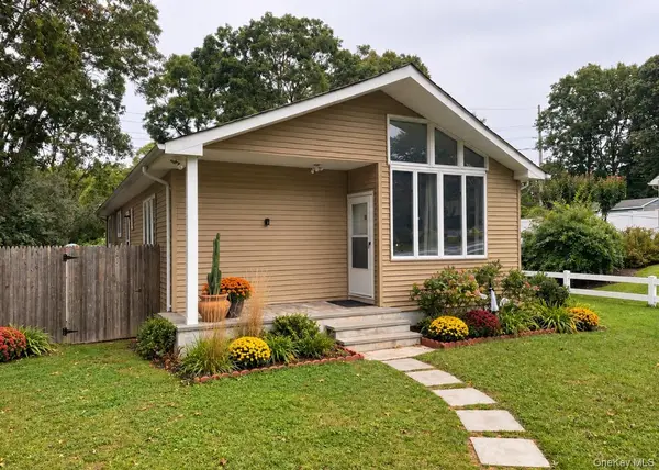 237 Carleton Drive E, Shirley, NY 11967