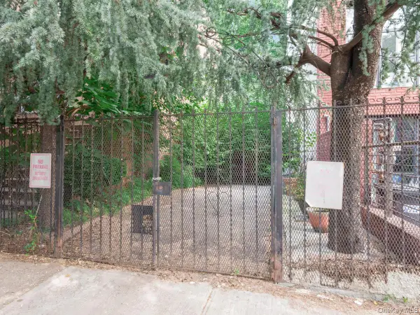 811 Greene Avenue, Brooklyn, NY 11221
