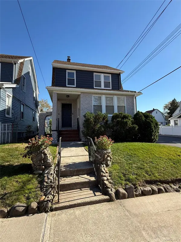 18702 Mangin Avenue, Saint Albans, NY 11412