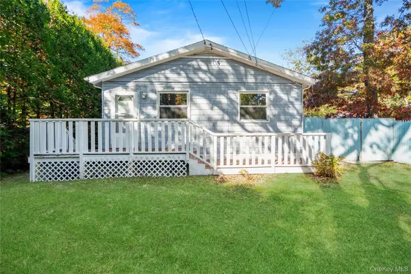 11 Nelson Place, Mastic, NY 11950