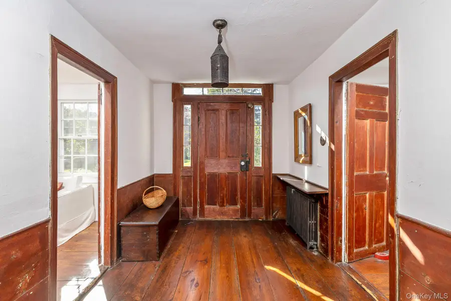 33 Old Coach Road, East Setauket, NY 11733 - #3