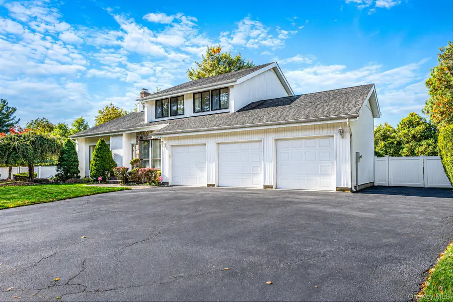 8 Hyanis Court, Mount Sinai, NY 11766 - #3