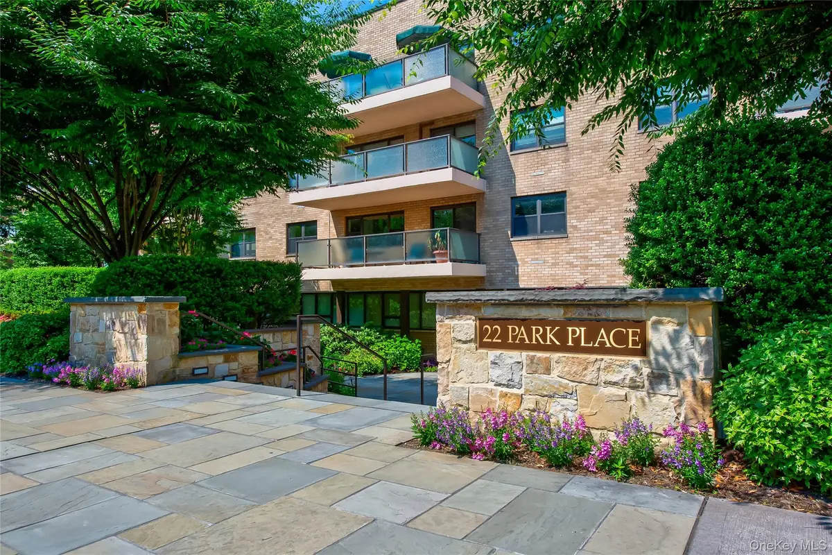 22 Park Place #4C, Great Neck, NY 11021 - #1
