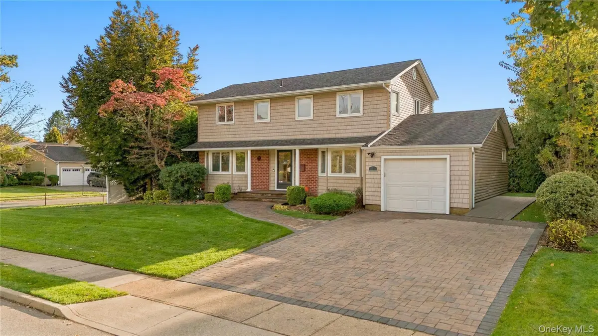 1 Niagara Drive, Jericho, NY 11753 - #1