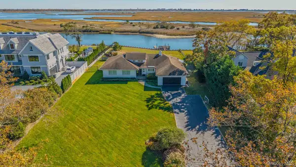 270 Dolphin Drive, Hewlett Neck, NY 11598