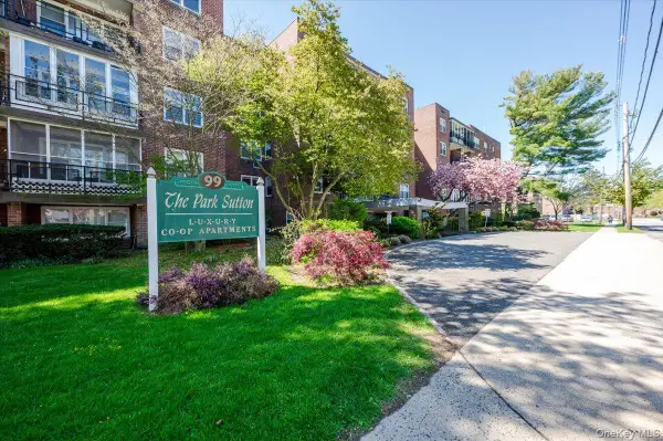 99 Randall Avenue #1F, Freeport, NY 11520