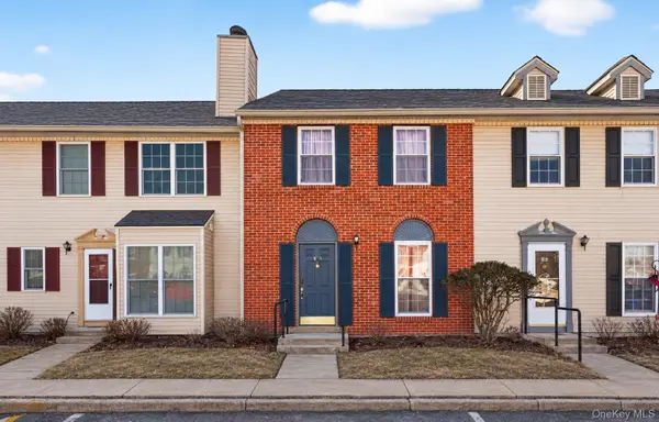 60 Yorkshire Terrace, Washingtonville, NY 10992