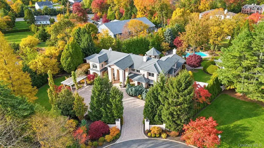 5 Glen Hill Court, Dix Hills, NY 11746 - #2