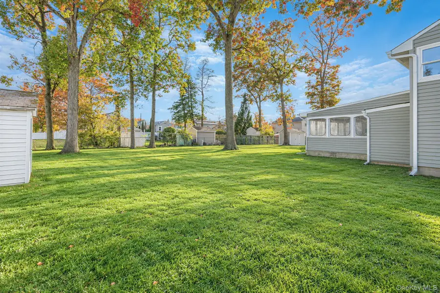 186 Midwood Road, West Babylon, NY 11704 - #3