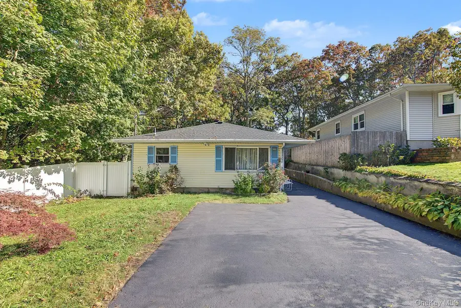 83 Stuyvesant Avenue, Mastic, NY 11950 - #2