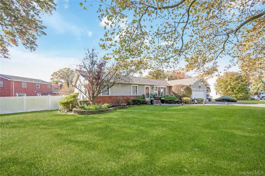 10 Ann Court, North Babylon, NY 11703 - #2
