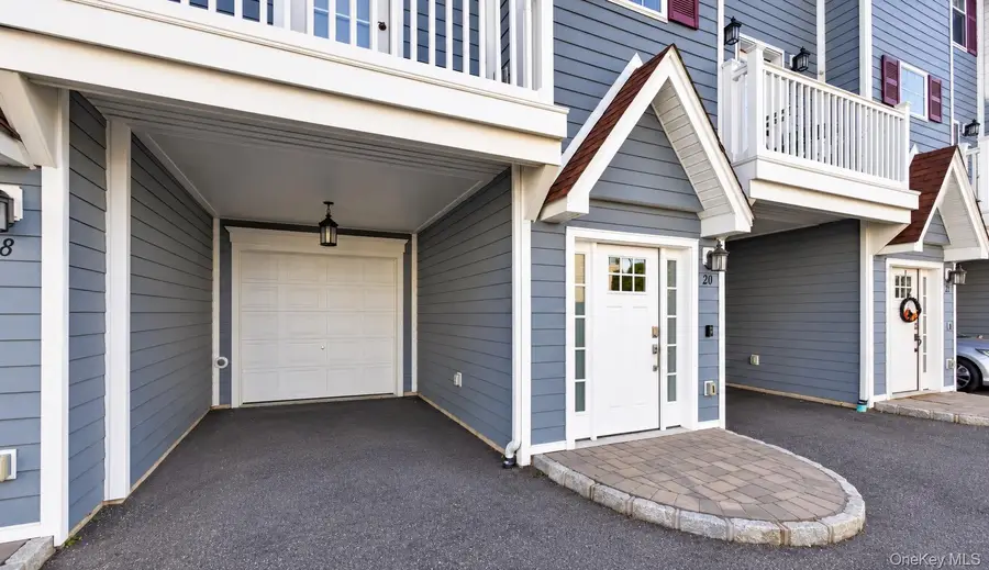 20 Hearthstone Court, Farmingdale, NY 11735 - #3