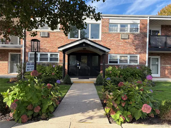 10 Ivy Street #2B, Farmingdale, NY 11735