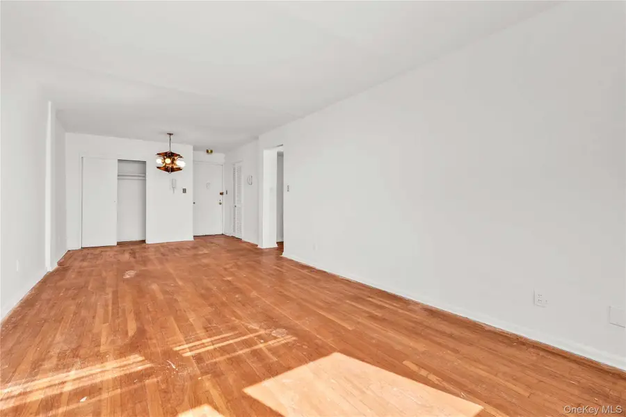 4125 Kissena Blvd #4UU, Flushing, NY 11355 - #3