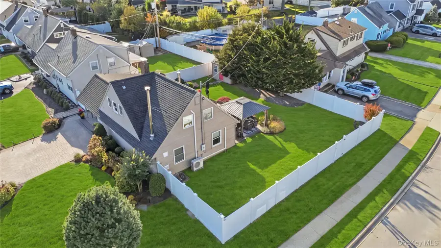 30 Low Lane, Levittown, NY 11756 - #3