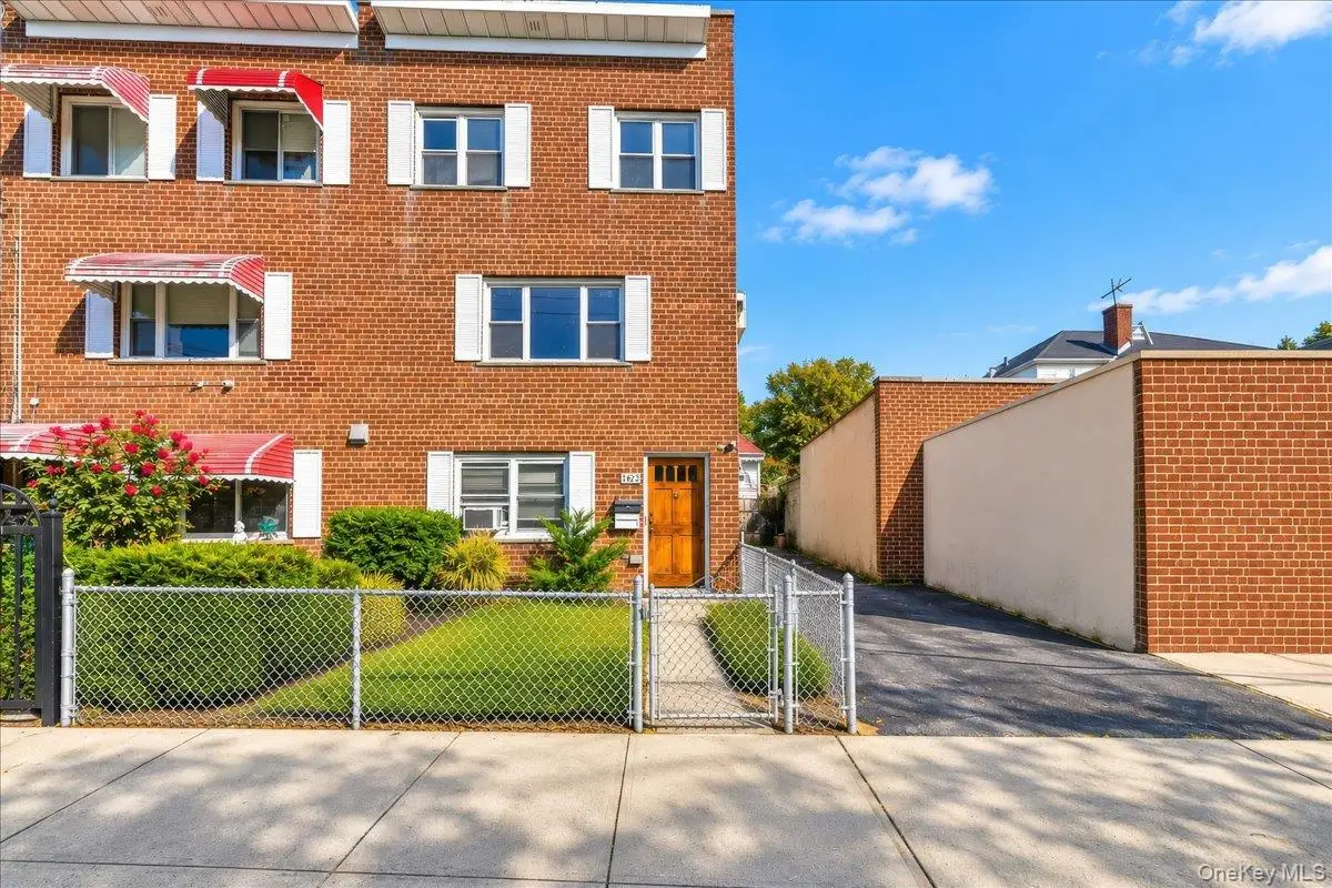 1562 Paulding Avenue, Bronx, NY 10462 - #1