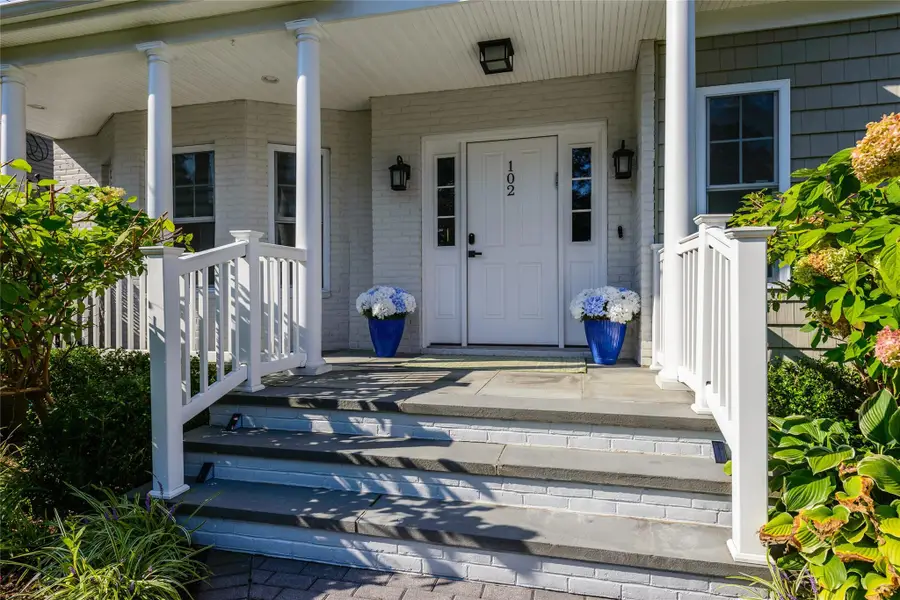 102 Shadyside Avenue, Port Washington, NY 11050 - Image #2