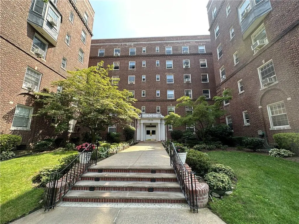 17506 Devonshire Boulevard #4C, Jamaica, NY 11432 - Image #1