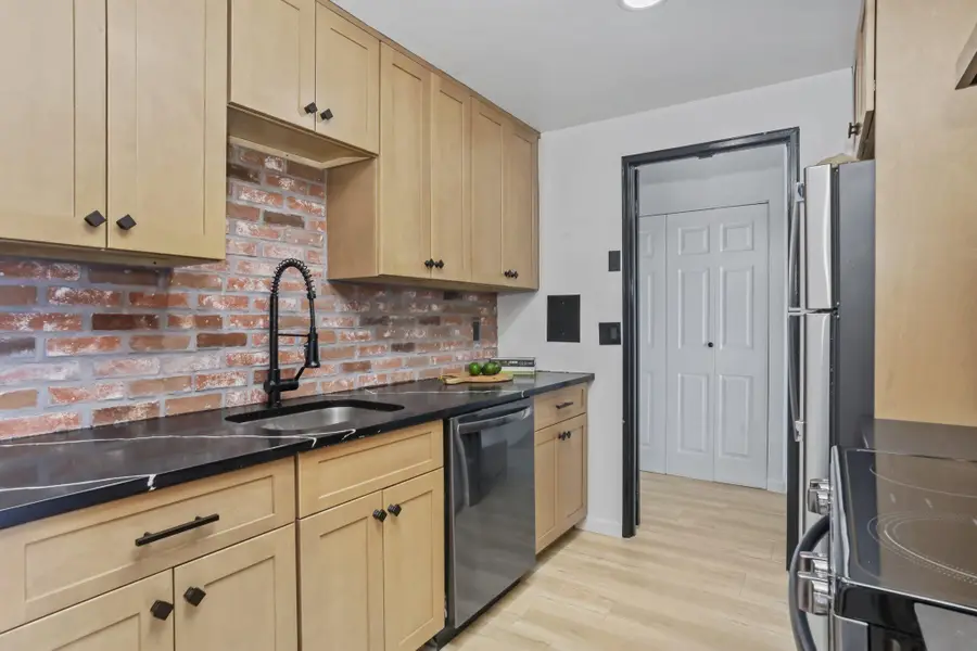 500 High Point Drive #709, Hartsdale, NY 10530 - Image #2