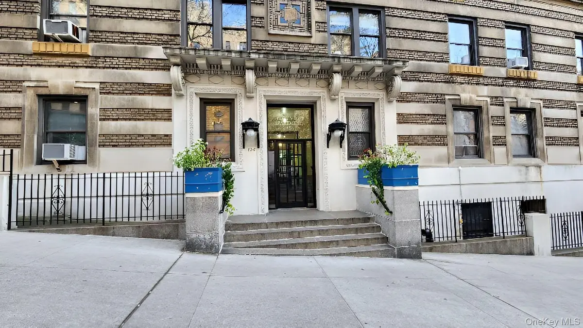 854 W 181st Street #5G, New York, NY 10033 - Image #1
