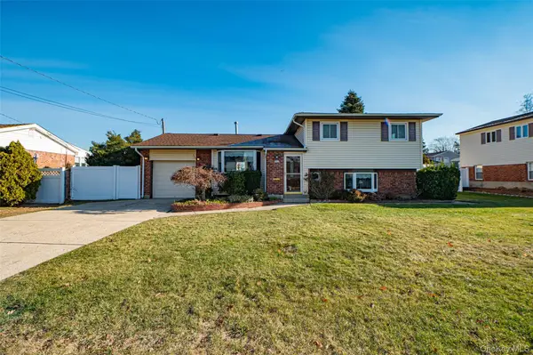 305 West 20th Street, Deer Park, NY 11729