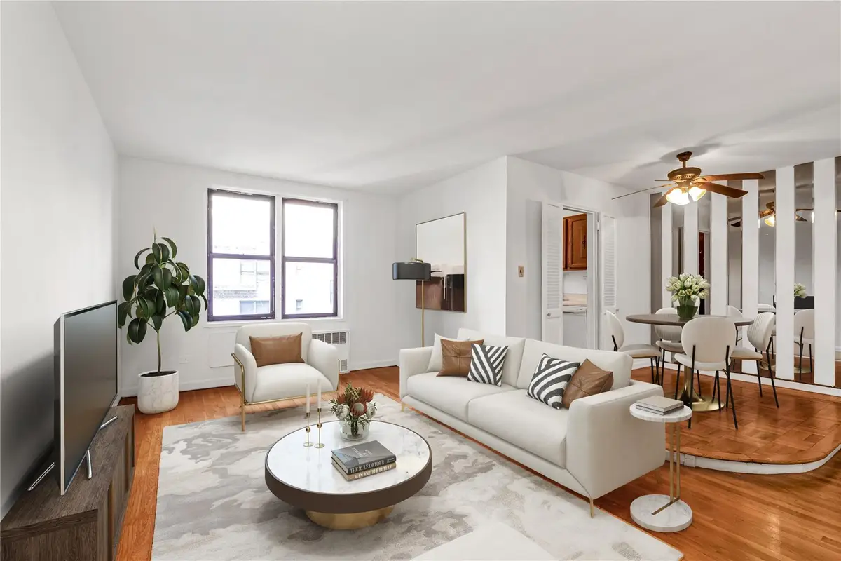 141-05 Pershing Crescent #210, Jamaica, NY 11432 - Image #1