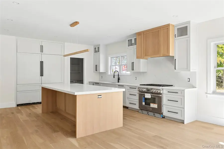 32 North Bay Avenue, Eastport, NY 11941 - Image #2