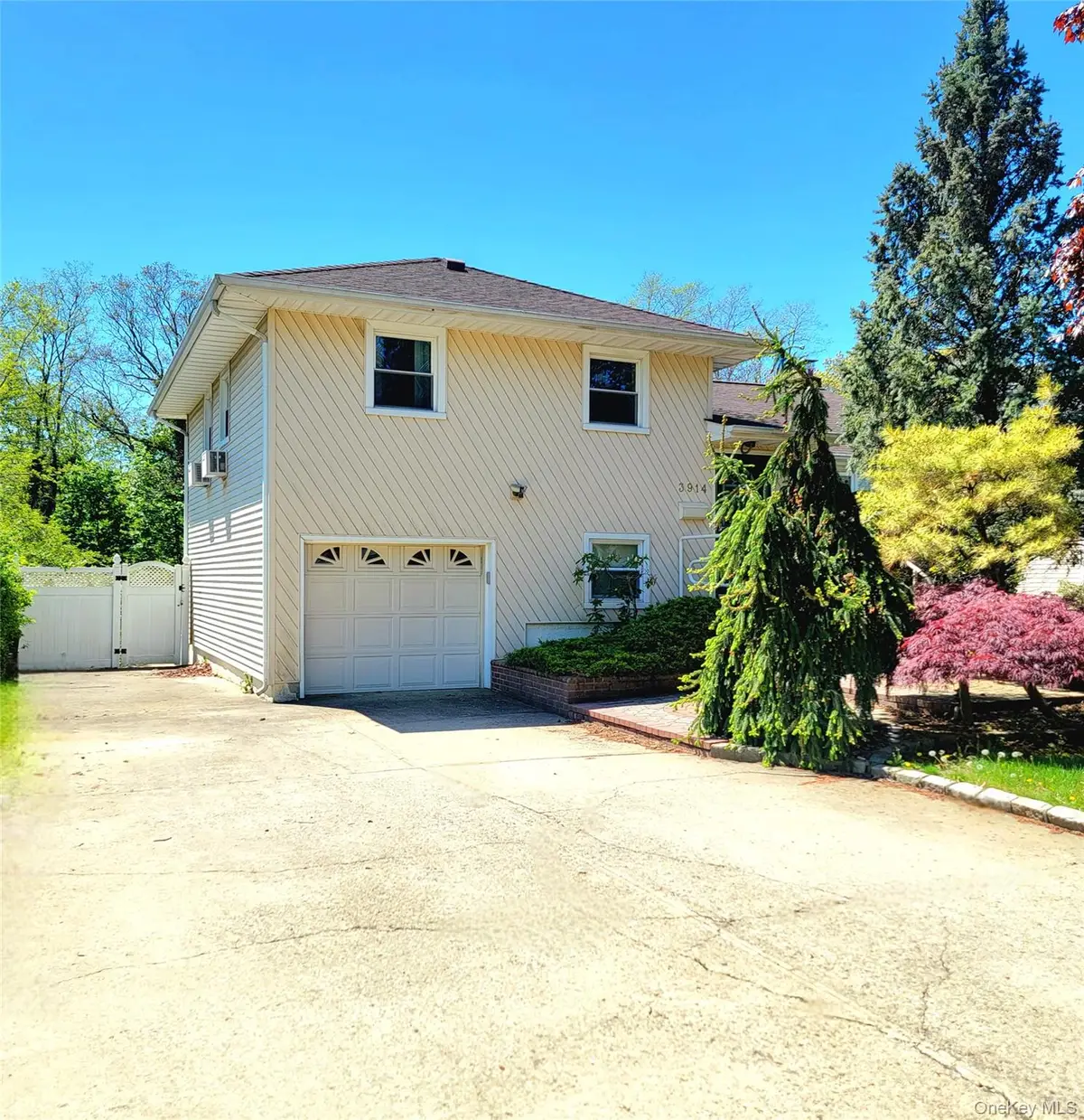 3914 Jerusalem Avenue, Seaford, NY 11783 - Image #1