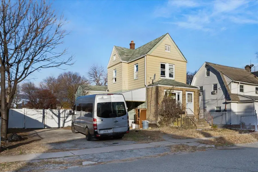 139-16 219th, Jamaica, NY 11412 - Image #3