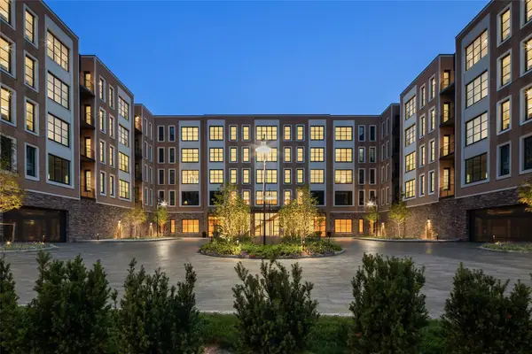 100 Garvies Point Road #1126, Glen Cove, NY 11542