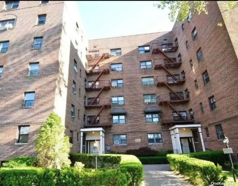 147-14 84th Rd #2D, Briarwood, NY 11435 - Image #1