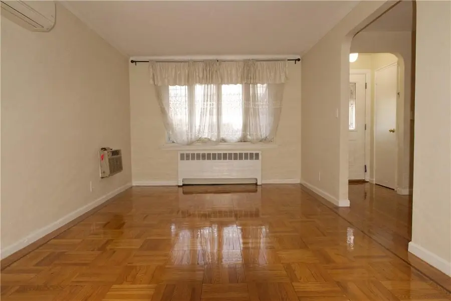 1051 E 213th Street, Bronx, NY 10469 - Image #2