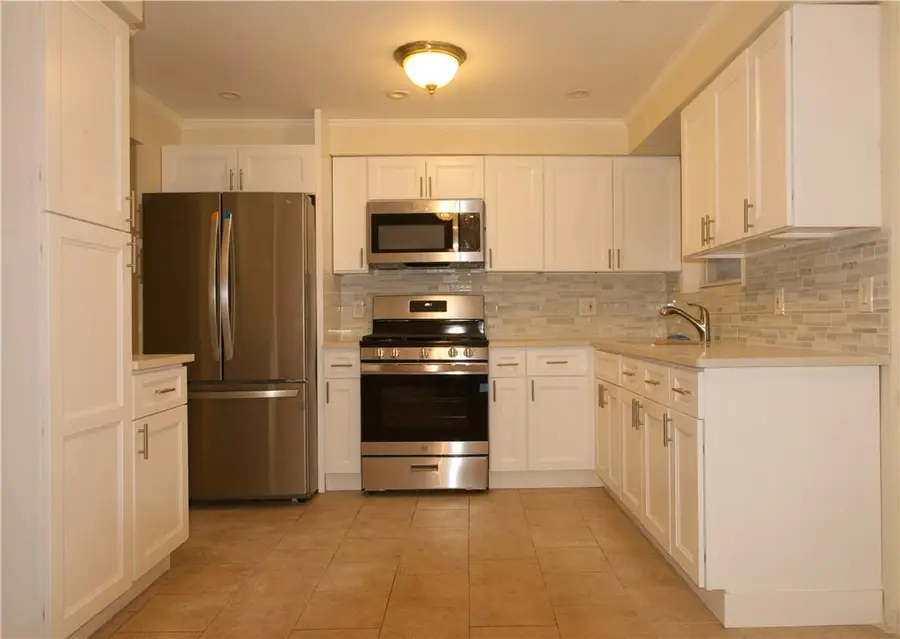 1051 E 213th Street, Bronx, NY 10469 - Image #3
