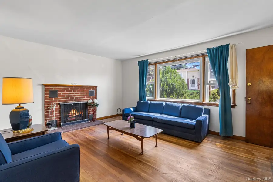 40 Carnegie Avenue, Elmont, NY 11003 - Image #2