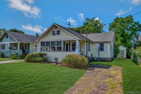 208 aka 685 Knapp Place, Greenport, NY 11944