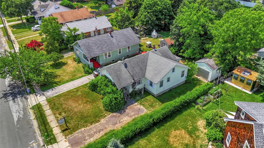 208 aka 685 Knapp Place, Greenport, NY 11944 - Image #2