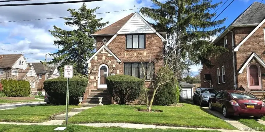 169 Bixley Heath, Lynbrook, NY 11563 - #3