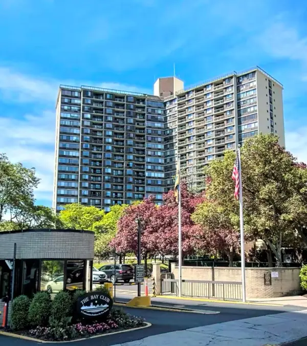 1 bay club Drive Drive #1U, Bayside, NY 11360