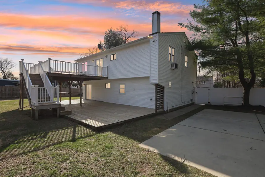 11 Dehan Street, Smithtown, NY 11787 - Image #2