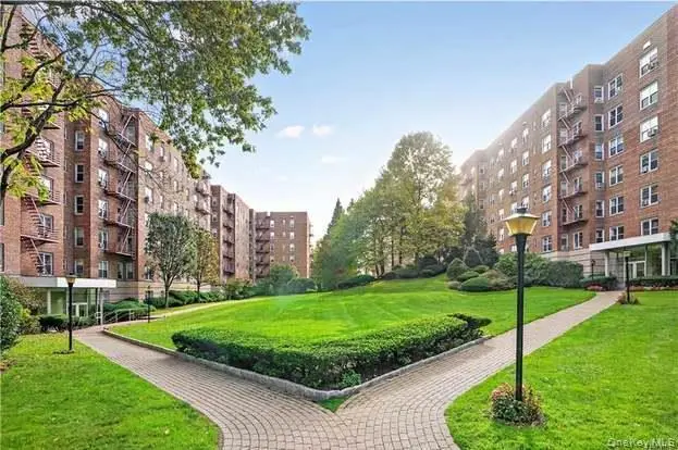 1300 Midland Avenue #B42, Yonkers, NY 10704 - Image #1