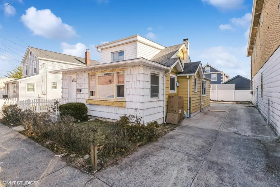 12 Biltmore Avenue, Elmont, NY 11003 - Image #2