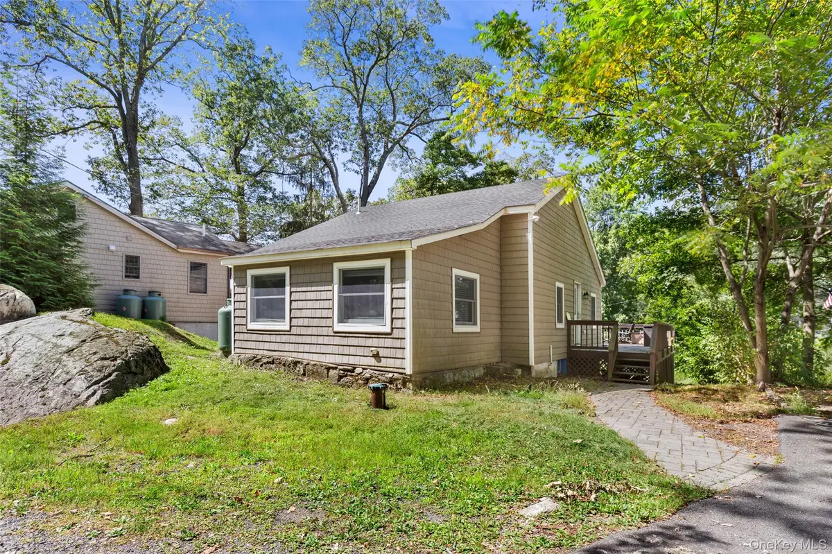 9 Oakdale Road, Putnam Valley, NY 10579 - Image #1