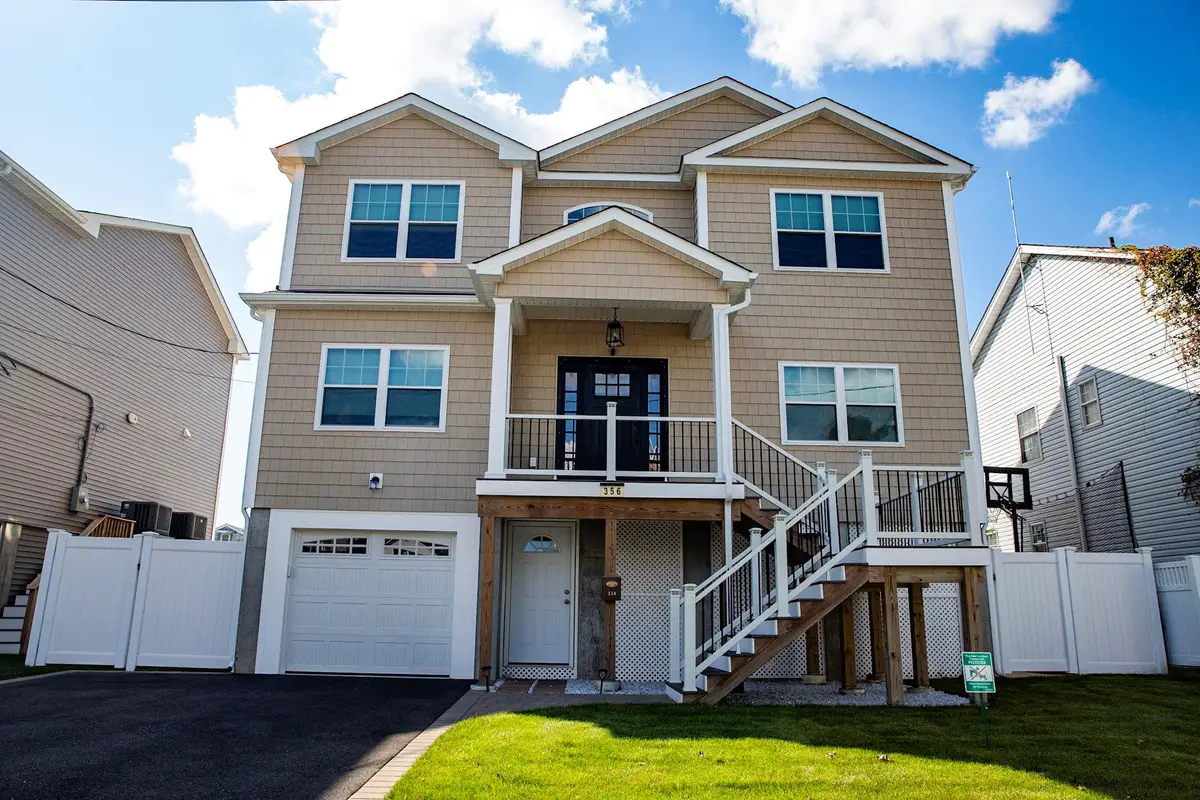 356 Arthur Street, Freeport, NY 11520 - Image #1
