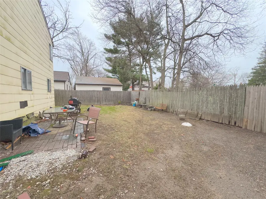 11 Willow Street, Wheatley Heights, NY 11798 - Image #2