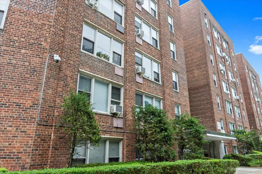 4320 Van Cortlandt Park East #4L, Bronx, NY 10470 - Image #2