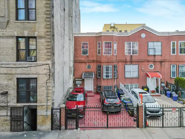 999 Kelly St, Bronx, NY 10459