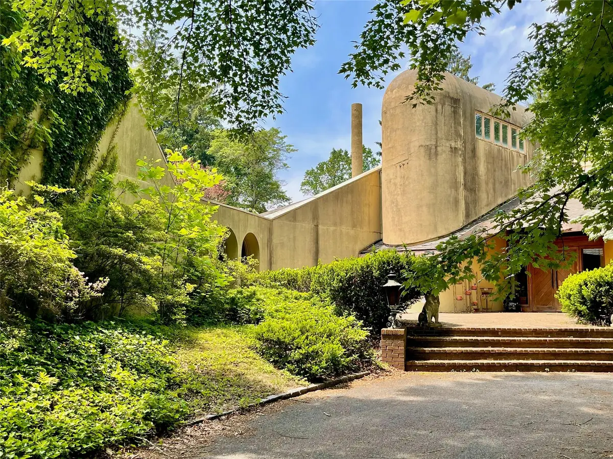 6 Hidden Pond, Muttontown, NY 11545 - Image #1